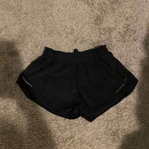LULULEMON SHORTS (size 6 reg 2.5 inch) worn once